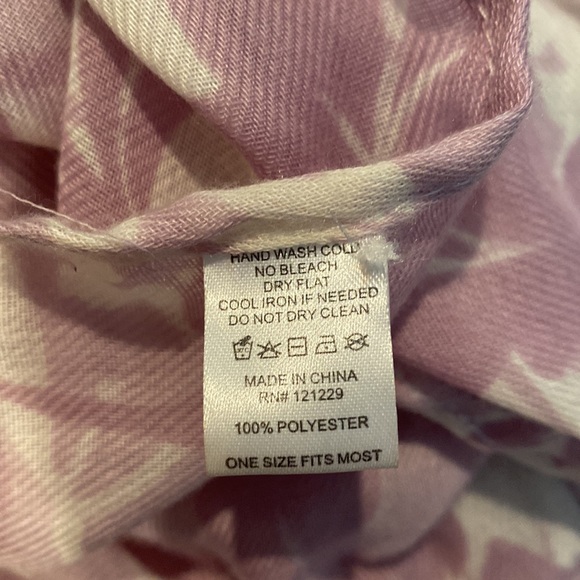 New Dusty lavender & white beach coverup with drawstring-smoke free home - Picture 5 of 5